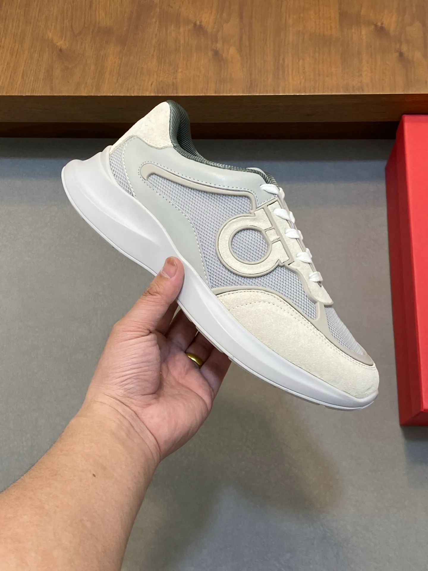 Men's men's shoes 💰700 [Ferragamo] Ferragamo - High-end quality original order - Upper: original cow suede leather with breathable mesh, brand logo sewn on the shoe body - Lining: brand canvas, foot pads; water-dyed cowhide - Outsole: rubber outsole - Super high quality control·Fine workmanship: Prominent (high-end·luxury·grade) Size: 38-44 (38 45, can be customized)